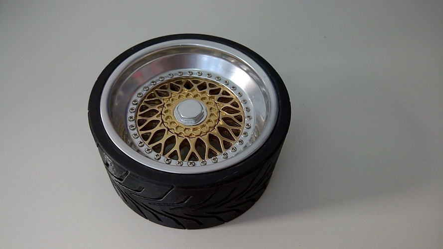 Wheel(BBS RS and Toyo R888) 1/4 3D Print 104099