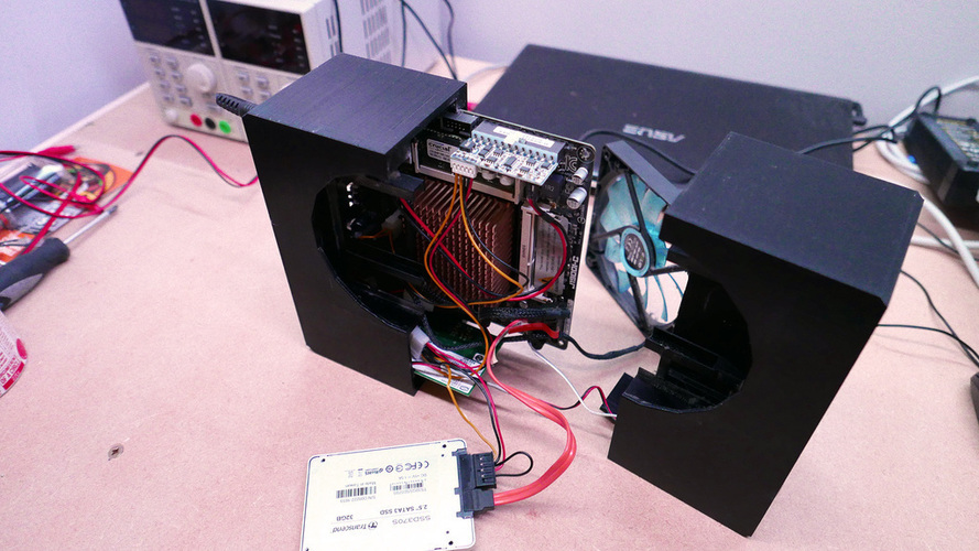 Screwless & silent mini ITX computer case 3D Print 116413