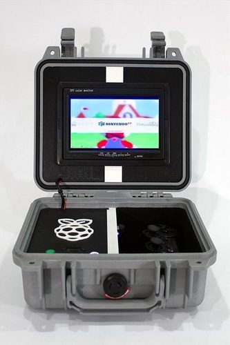 Retro Pie Box Version 2 - Portable Raspberry Pi Emulation Consol 3D Print 139617