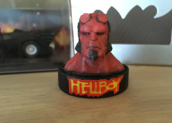 Hellboy bust with stand 3D Print 149109 Hellboy bust with stand 3D Print 149109