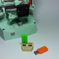 Small USB Poly Holder 3D Printing 181317