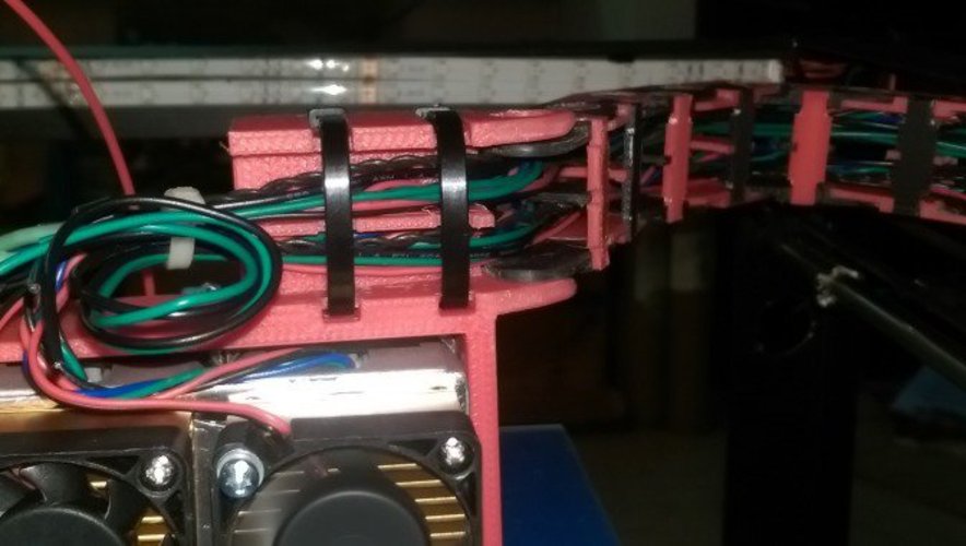 Workbench Cable chain guide with mount to Workbench. 3D Print 36018
