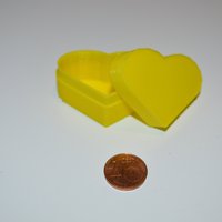 Small Heart-Shaped Box with Lid 3D Printing 57064