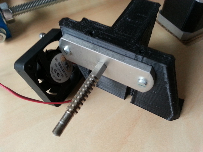 Compact extruder with symmetric mount and fan support 3D Print 99076