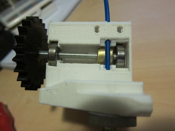 Compact extruder with symmetric mount and fan support 3D Print 99077