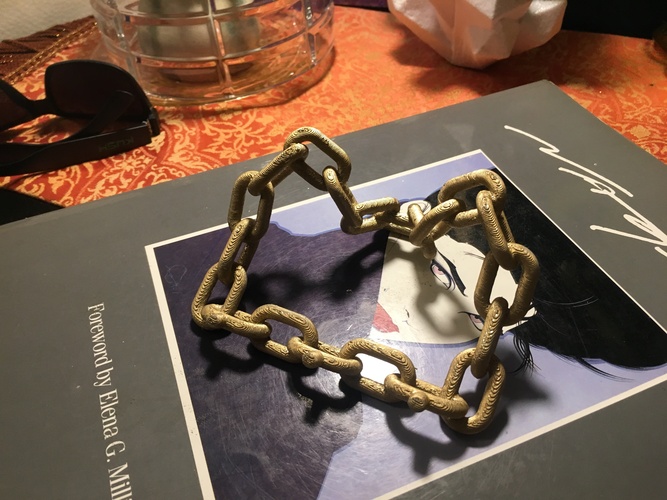 Chain Link Tablet Stand 3D Print 5022 Chain Link Tablet Stand 3D Print 5022