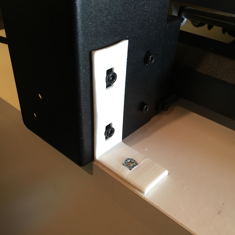 Angle to screw Wanhao i3 on platform