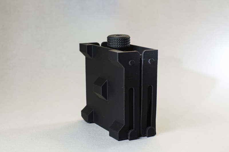 scissor lift with feet and socket