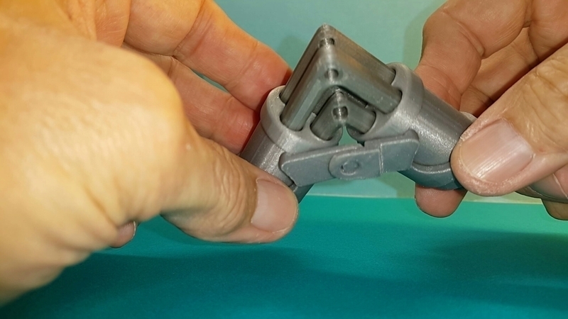 Joint de Koenigs - variante axe et angle fixe
