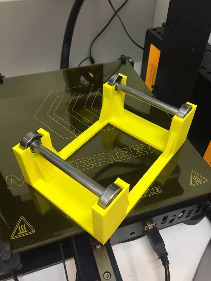 Simple Universal Spool Holder