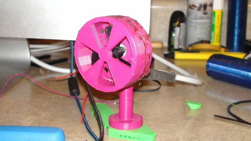 Miniature Desktop Fan