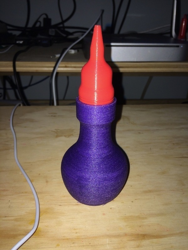 Vase, squeeze bottle thingie and nozzles