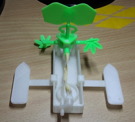 Rubber Band-Powered Frilled Lizard Running on Water 3D Print 108384