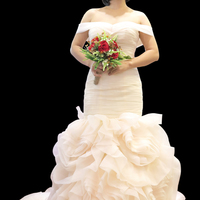 lady in wedding dress - Thumbnail 1