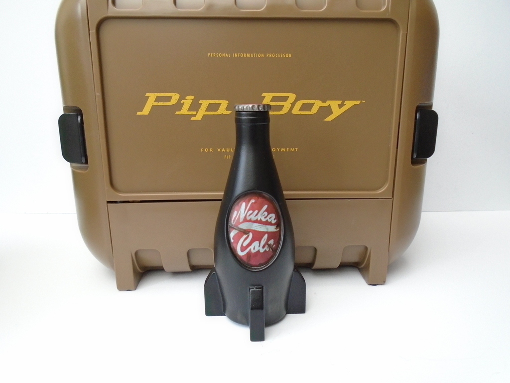3D Printed Fallout 4 Nuka Cola Bottle by Jaegerino