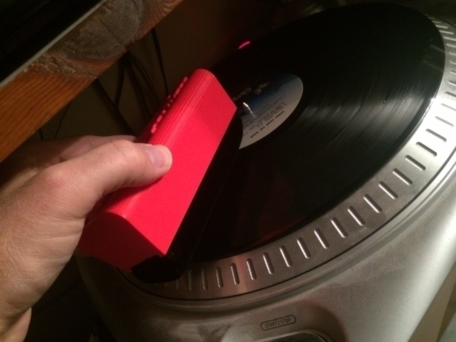 Customizable vinyl record cleaner
