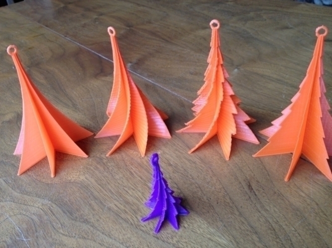 3D Printed Christmas Tree with Branches- Customizer version by peetersm ...