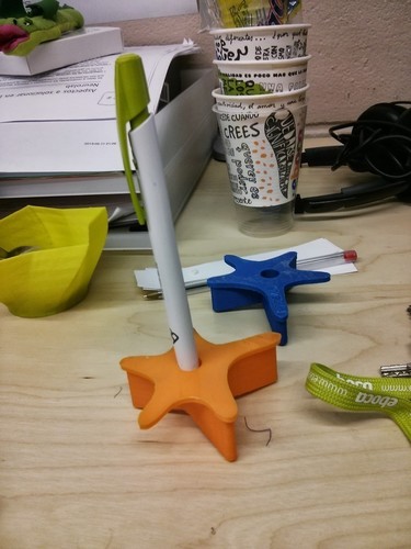 Neuron Pen Holder