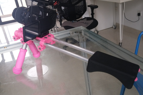 DSLR Shoulder Rig (15mm Rail) Remix 