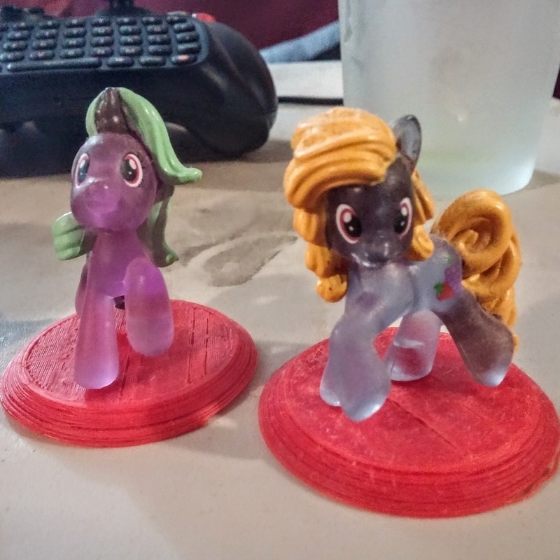 Stand for Tiny Figures