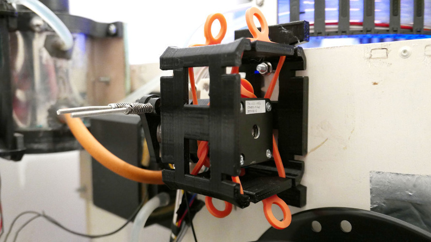 Anti-vibration suspension mount for Bowden extruders (Nema 17) 3D Print 116421