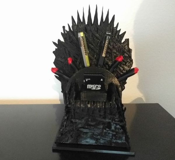 Game of Thrones USB throne