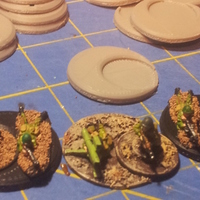 32mm Round 15mm Gunner/Asst Base - Thumbnail 2