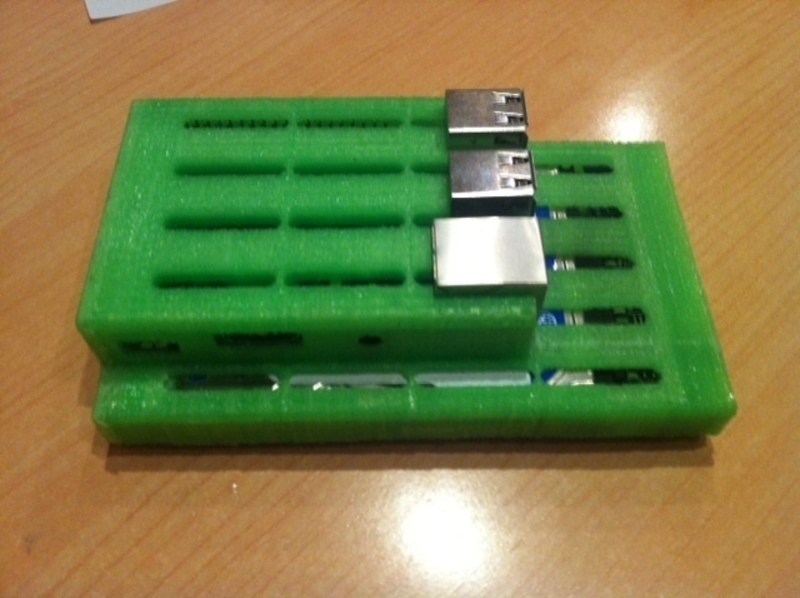 Raspberry Pi B+/2 + HDD 2.5' case