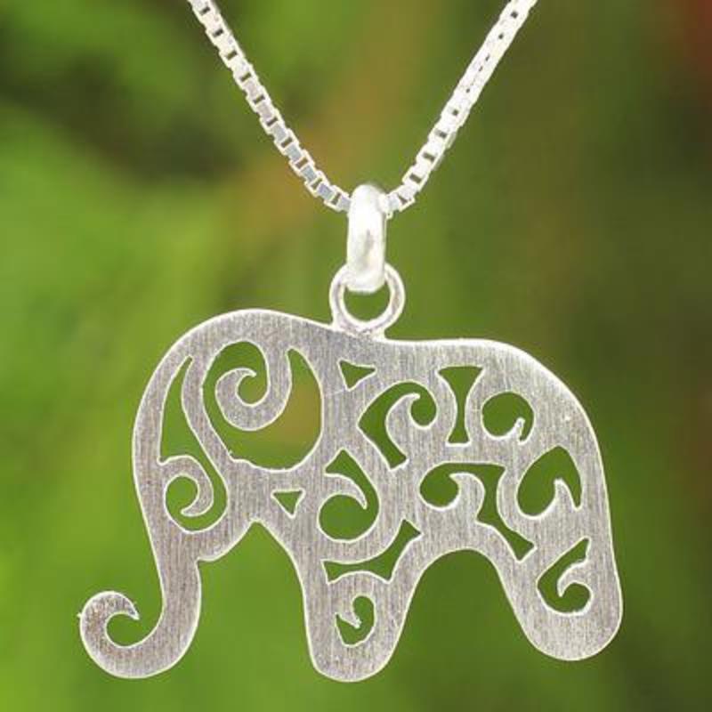 Pendant elephant