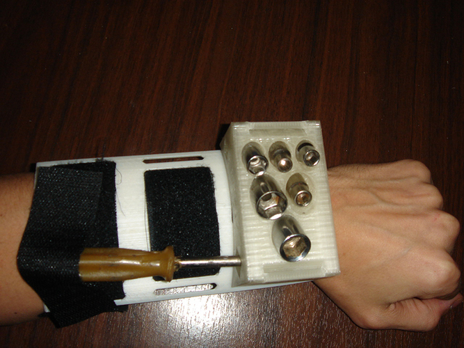 Modular bracer for astronauts (MoBr v1.0)