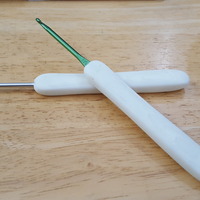 Size E and F Comfort Crochet Hook Handles - Thumbnail 2