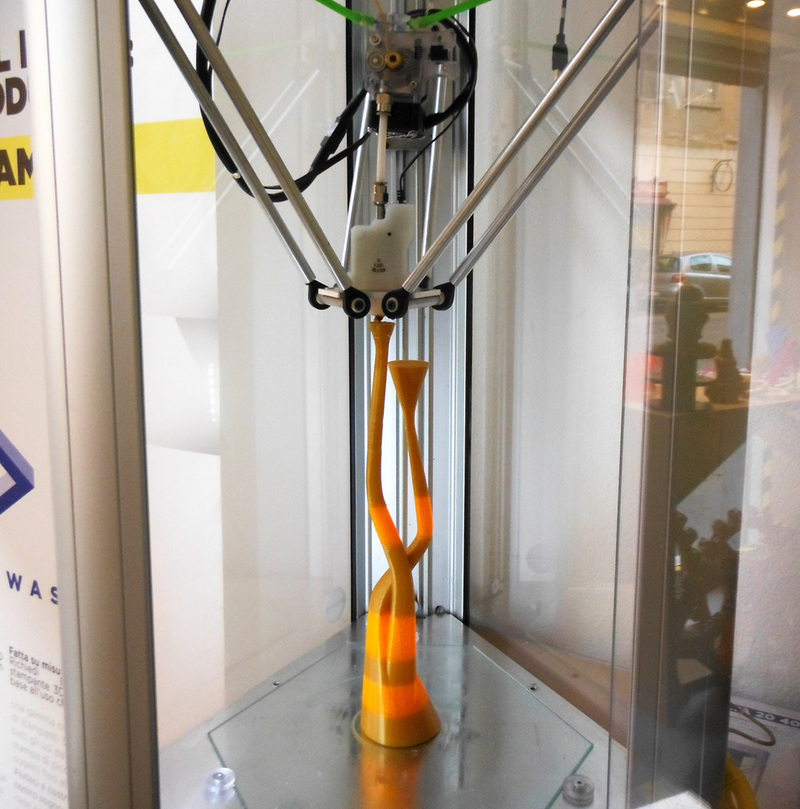 Curve design Candle Holder