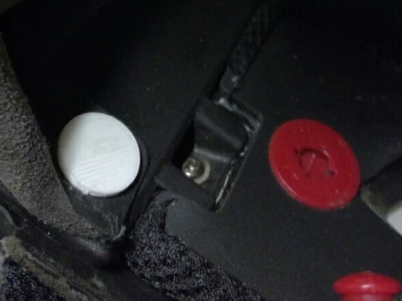 Bell Qualifier DLX Chin Curtain Clip