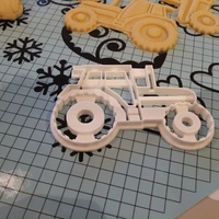 Detailed Tractor Cookiecutter - Thumbnail 2