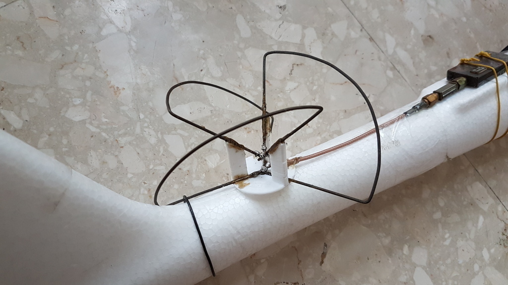 1.2 ггц. Антенна Клевер 2.4 ГГЦ. Антенна FPV 1.2. Секторная антенна 2.4 ГГЦ. Антенна 1.2 ГГЦ для FPV.