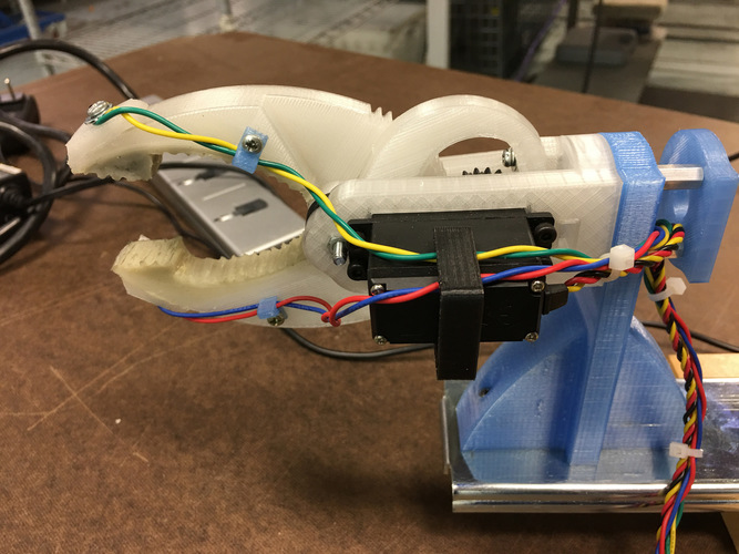 Gripper with Larger Flat Ends 3D Print 135900