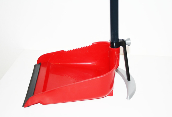 DUSTPAN STABILIZER