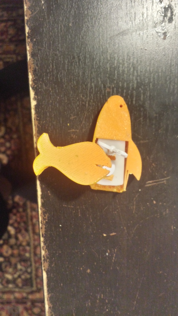 Medium Basic Windup Fish Toy 3D Printing 138281