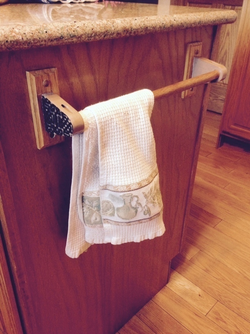 Celtic towel rack holder