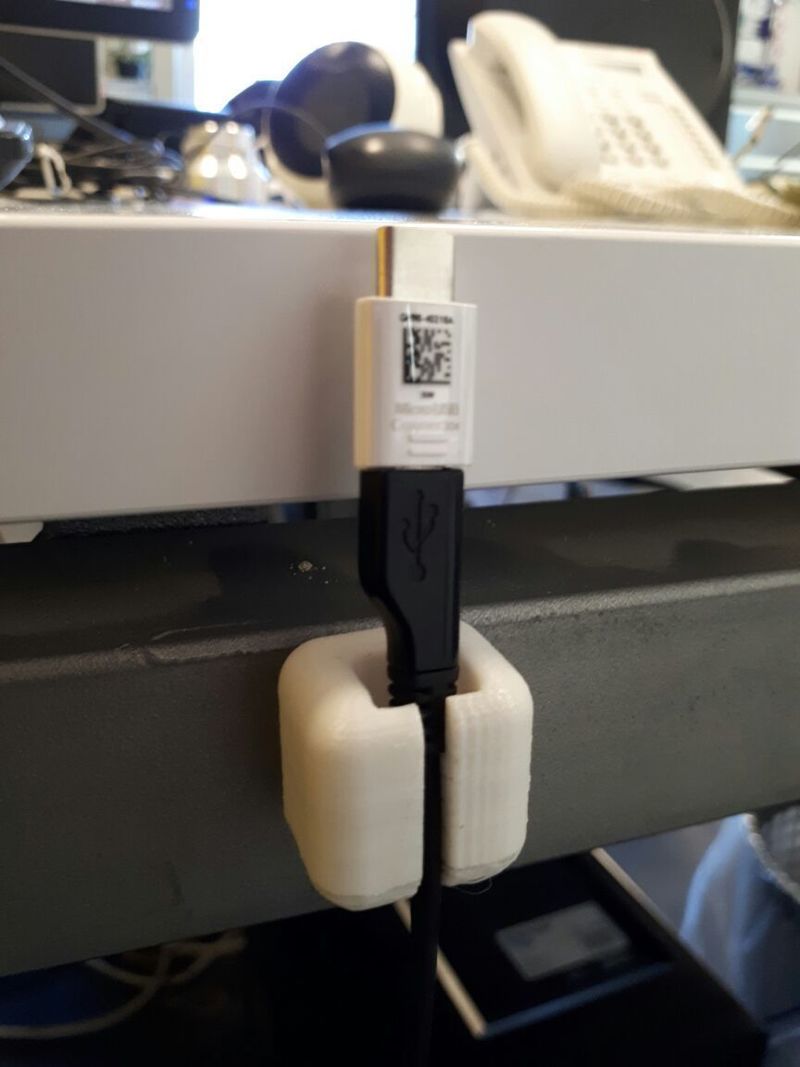 usb cabel  holder