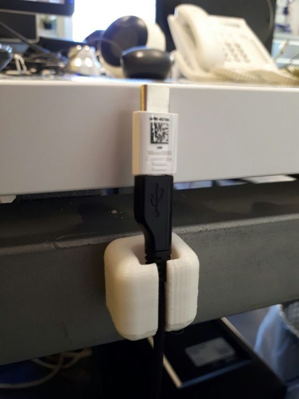usb cabel  holder