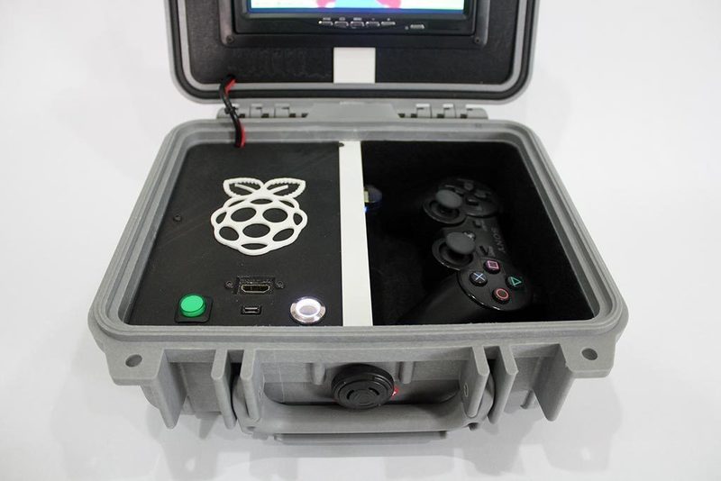 Retro Pie Box Version 2 - Portable Raspberry Pi Emulation Consol