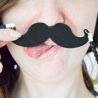 Moustache necklace - Thumbnail 3