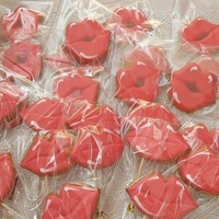 Plump lips cookie cutter for professional  - Thumbnail 1