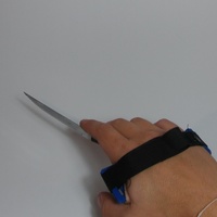 Latching device for people with mobility disabilities in hands.  - Thumbnail 3
