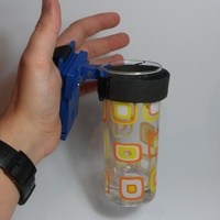 Latching device for people with mobility disabilities in hands.  - Thumbnail 5