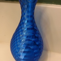 Twistalicious Rose Vase - Thumbnail 4