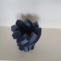 Hexagon Twisted colum vase - Thumbnail 2