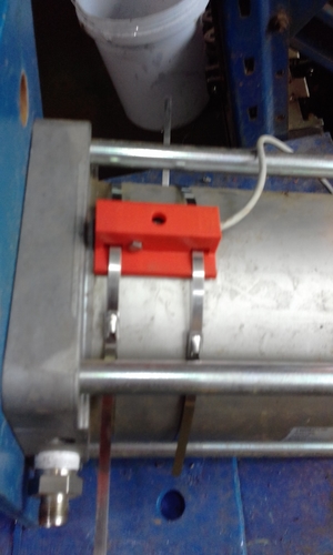 Actuator position switch bracket