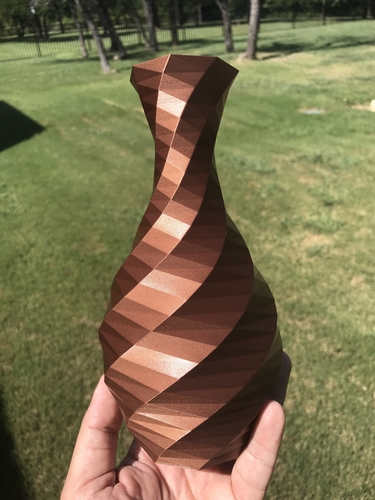 Low-poly Rose Twist Vase 3D Print 155349